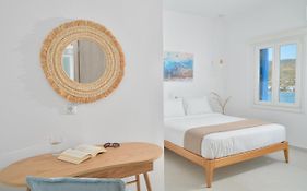 Villa & Studio Hydroussa Sea View